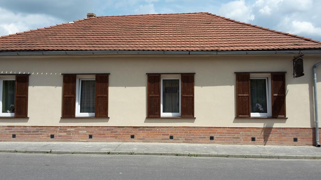 Hotel Reka Vendeghaz Tokaj Exterior foto